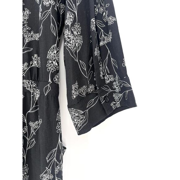 Old Navy Black and White Floral Print Button-Front Cinch Waist Romper Size XL - Picture 5 of 7